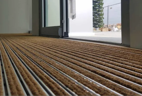 Tapis en rail aluminium