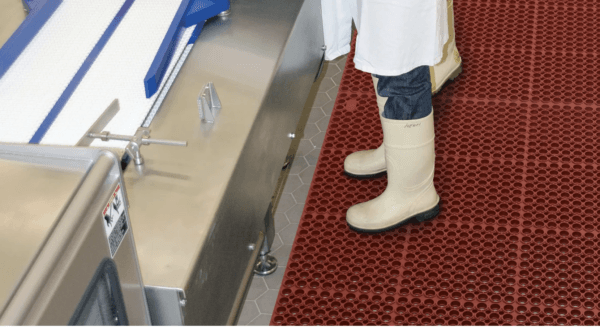 Tapis anti-fatigue drainant
