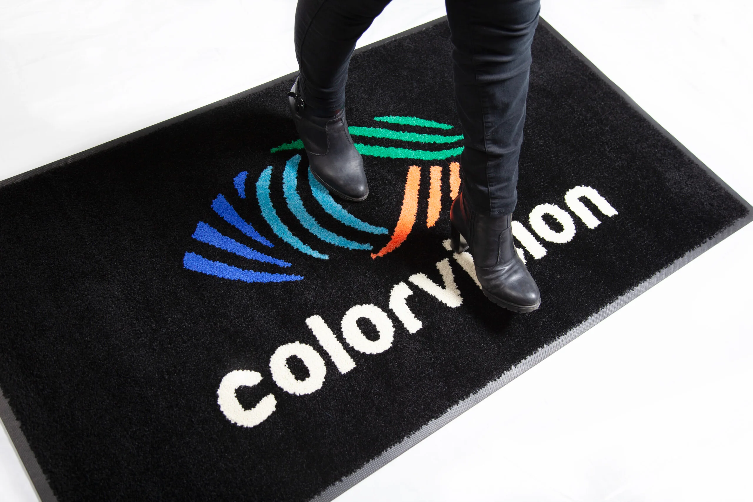 Les Tapis Logo Personnalisés : Un Outil Puissant pour Renforcer l’Image de Marque de Votre Entreprise