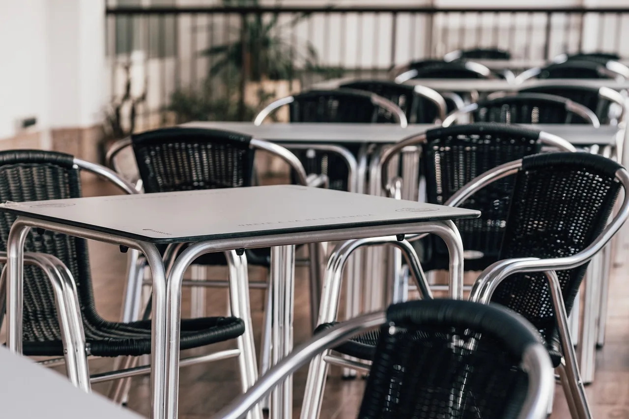 Quels types de tapis d’extérieur choisir pour les terrasses de restaurant ou hôtel ?
