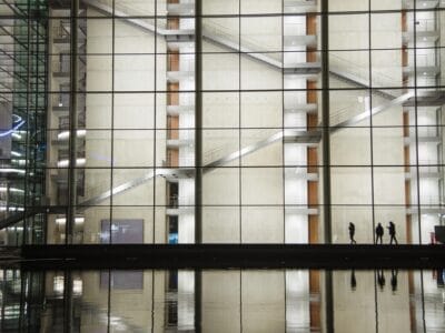 Tapis professionnels : L&rsquo;investissement clé pour un bureau plus propre, plus élégant et plus accueillant 🏢