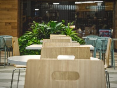 Dans quels secteurs d’activité les tapis anti-fatigue sont-ils essentiels ?