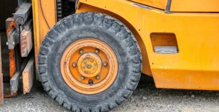 Tapis pour zones de circulation de chariots élévateurs et transpalettes dans les entrepôts 🚜