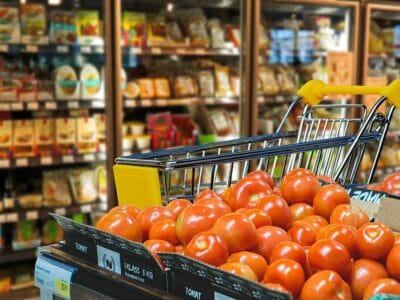 Quels sont les avantages des tapis personnalisés dans les magasins de grande distribution ?