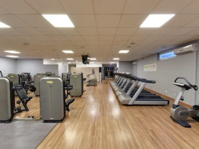 Tapis pour salles de sport – Amorti et protection des sols 🏋️‍♂️