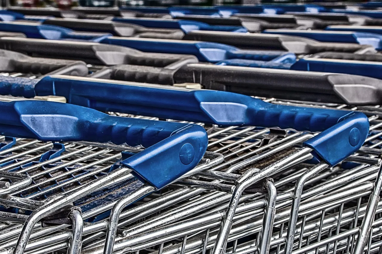 Comment les tapis professionnels peuvent-ils réduire les risques d’accidents dans la grande distribution ?