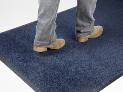 Les tapis d’accueil : Pourquoi sont-ils si importants pour votre entreprise ? 🏢✨
