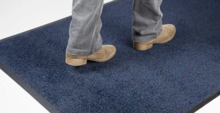Les tapis d’accueil : Pourquoi sont-ils si importants pour votre entreprise ? 🏢✨