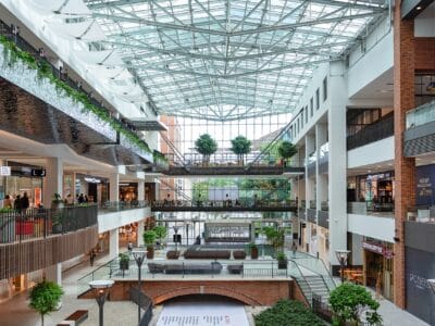 Tapis pour espaces commerciaux : Comment transformer votre magasin en un lieu plus attractif ? 🏢✨