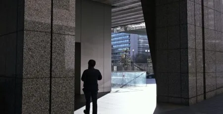 Votre tapis d&rsquo;entrée est-il vraiment efficace ? Comment choisir un modèle qui protège votre intérieur et impressionne vos clients ! 🌟