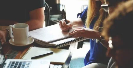 Tapis personnalisé pas cher pour entreprise : où acheter des tapis à prix abordable ? 🏢💡