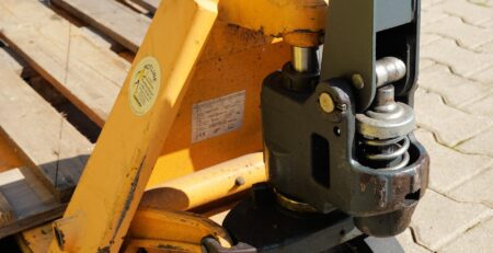 Pourquoi un tapis pour chariot élévateur améliore la sécurité dans l’entrepôt