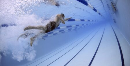 Tapis antidérapant piscine pour campings et collectivités : solutions adaptées