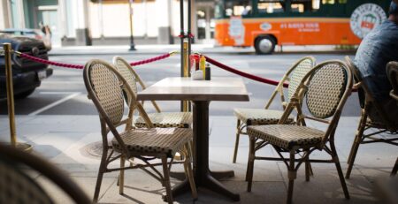 Tapis d’entrée pour restaurant : normes HACCP et antidérapance